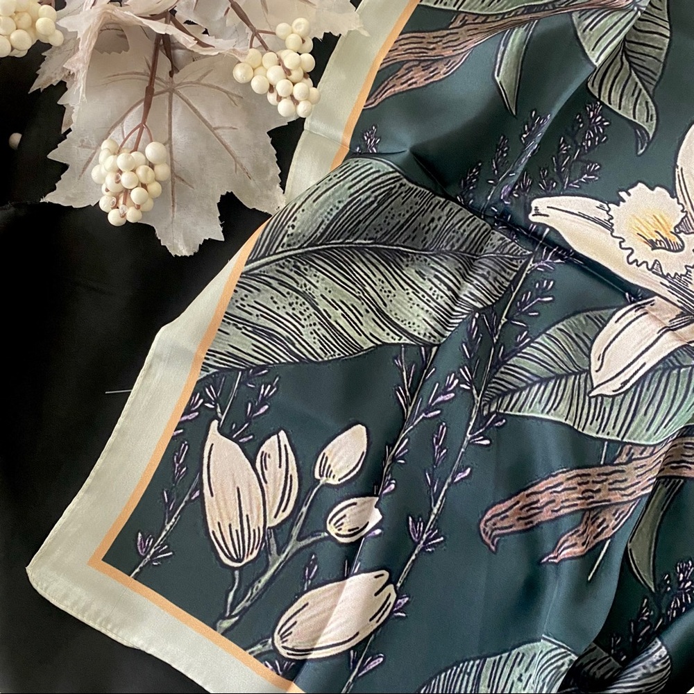 💕Last one Floral Silk Scarf Green Leaf - Picture 4 of 13